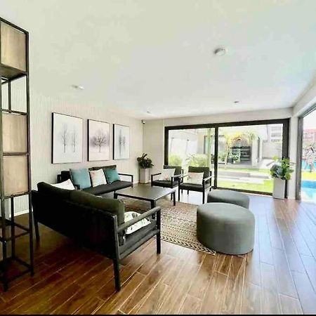 Airy Apartment W/ Pool + Gym Nairobi Esterno foto